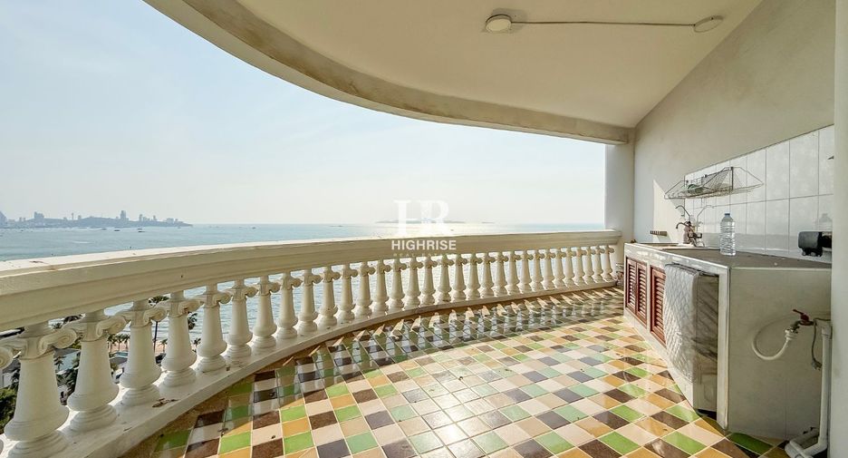 For sale 3 bedrooms condo in North Pattaya, Pattaya