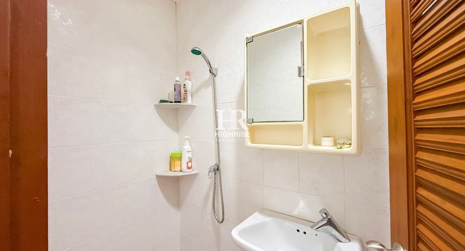For sale 3 bedrooms condo in North Pattaya, Pattaya