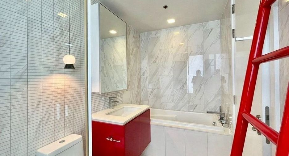 For sale 2 bedrooms condo in Watthana, Bangkok