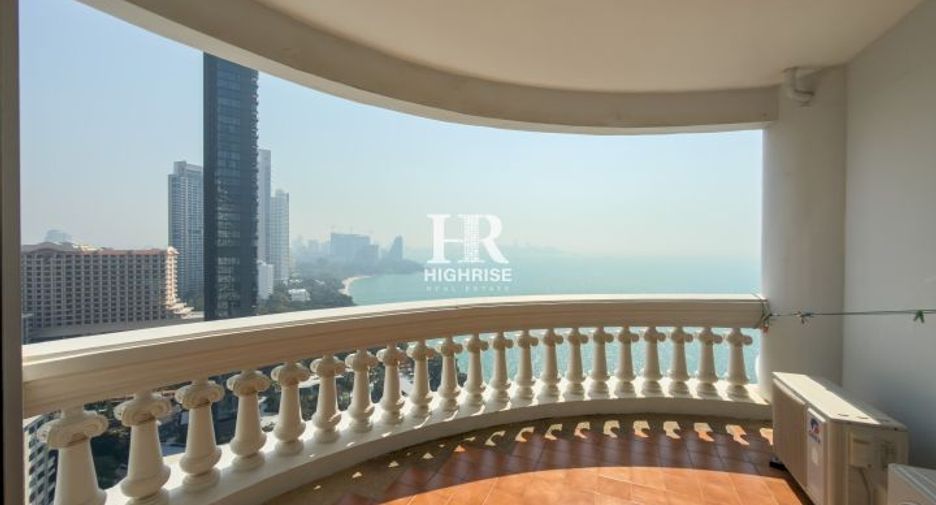For sale 3 bedrooms condo in North Pattaya, Pattaya