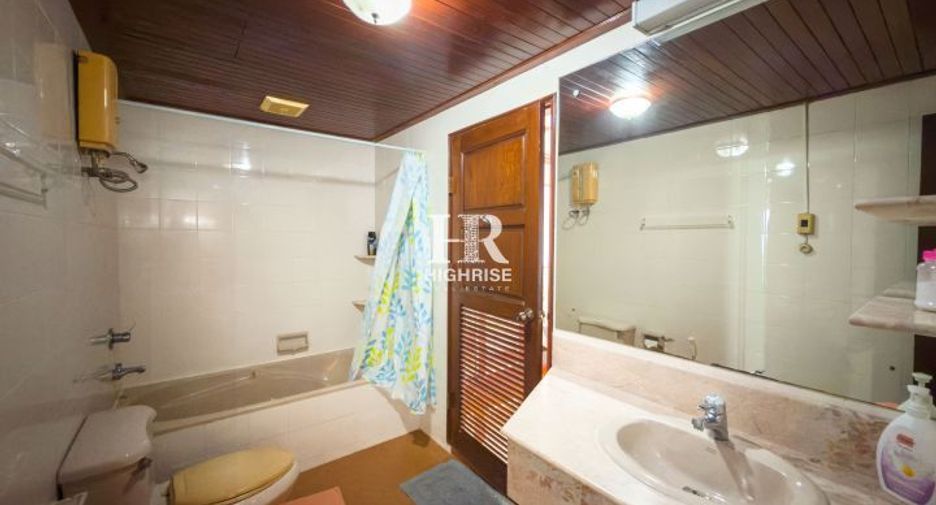 For sale 3 bedrooms condo in North Pattaya, Pattaya