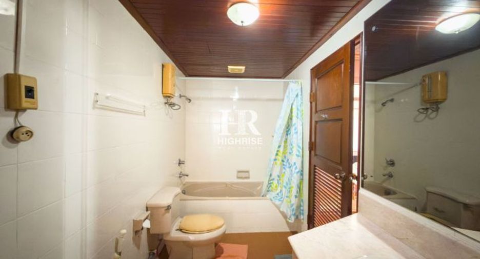 For sale 3 bedrooms condo in North Pattaya, Pattaya