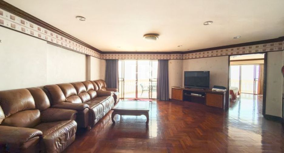 For sale 3 bedrooms condo in North Pattaya, Pattaya