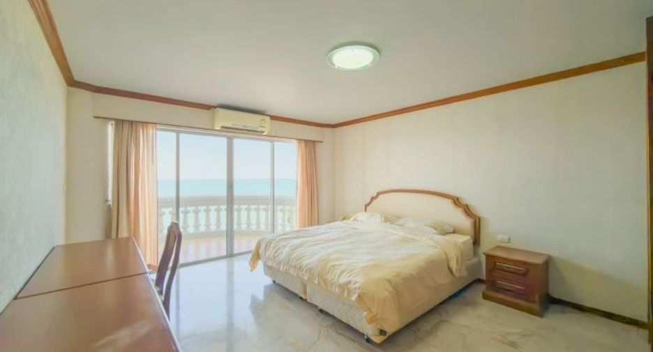 For sale 3 bedrooms condo in North Pattaya, Pattaya