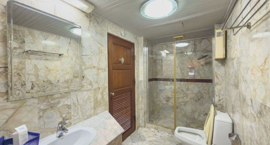 For sale 3 bedrooms condo in North Pattaya, Pattaya