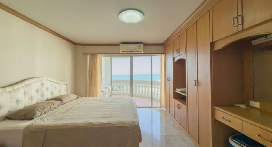 For sale 3 bedrooms condo in North Pattaya, Pattaya