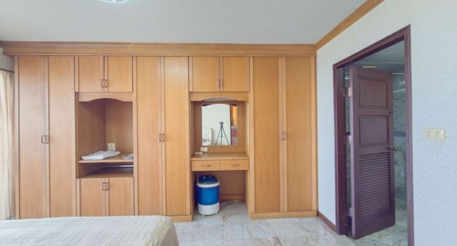 For sale 3 bedrooms condo in North Pattaya, Pattaya