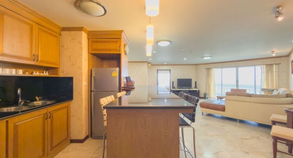 For sale 3 bedrooms condo in North Pattaya, Pattaya