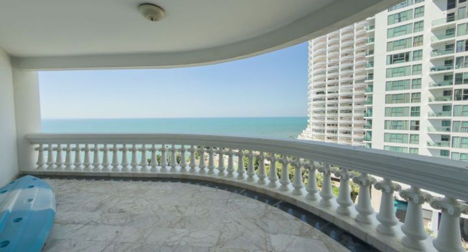 For sale 3 bedrooms condo in North Pattaya, Pattaya