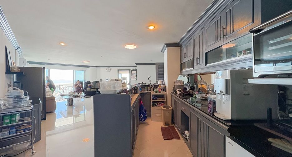 For sale 2 bedrooms condo in North Pattaya, Pattaya