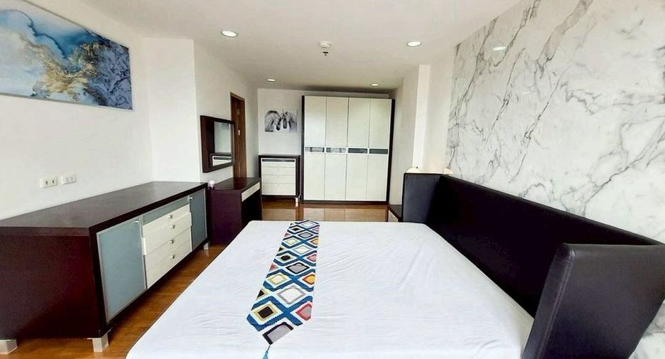 For sale 3 bedrooms condo in Bang Kho Laem, Bangkok