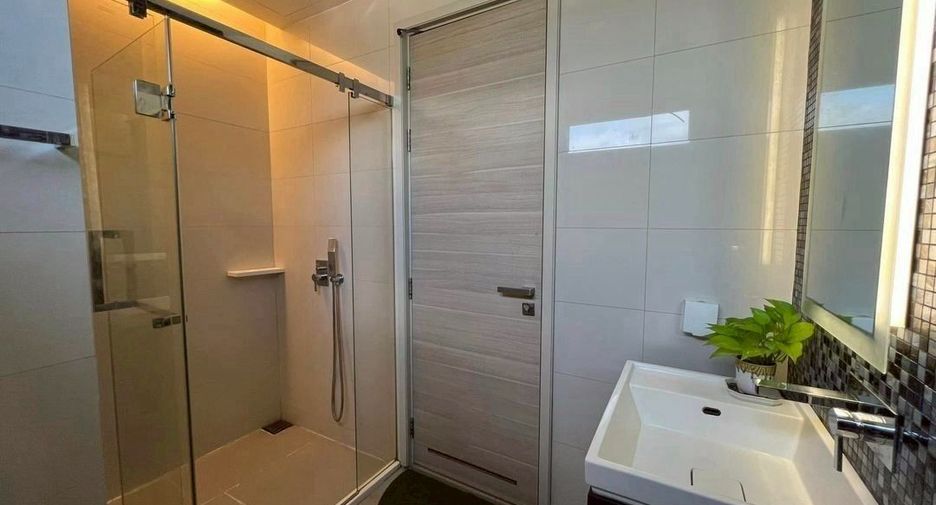For rent 2 bedrooms condo in Sathon, Bangkok
