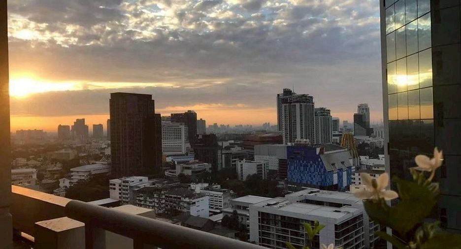 For rent and for sale 1 bed condo in Watthana, Bangkok
