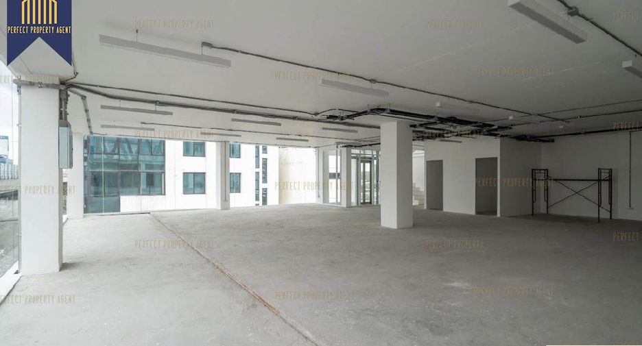 For rent and for sale 5 bedrooms retail Space in Suan Luang, Bangkok