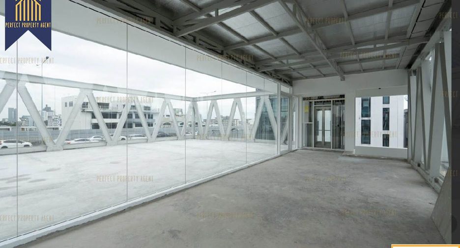 For rent and for sale 5 bedrooms retail Space in Suan Luang, Bangkok