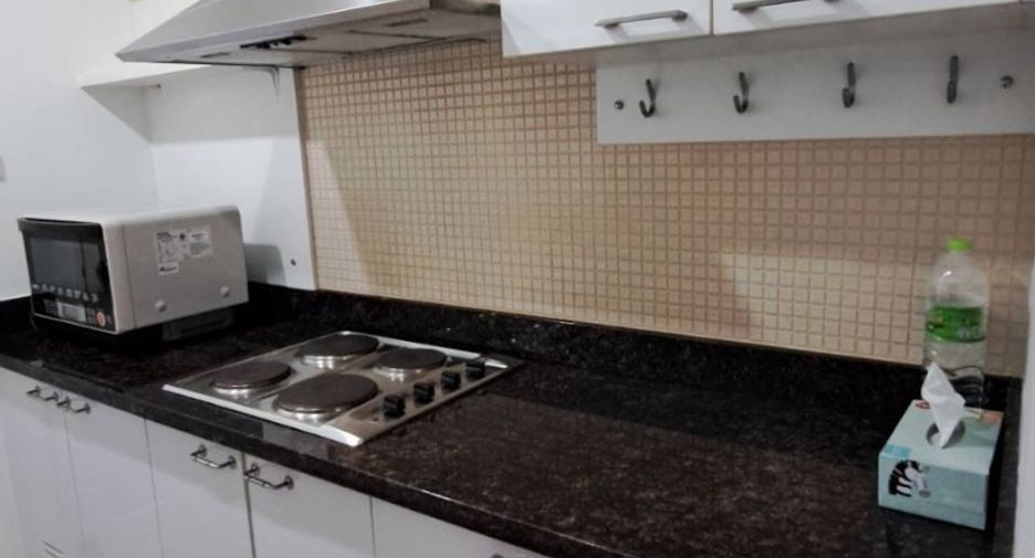 Condo en alquiler y en venta de 2 habitaciones en Khlong Toei, Bangkok