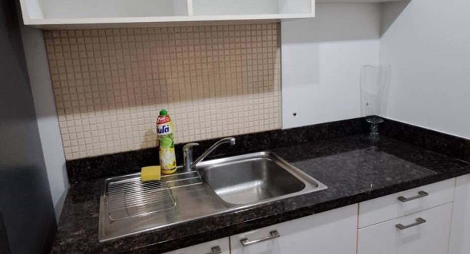 Condo en alquiler y en venta de 2 habitaciones en Khlong Toei, Bangkok