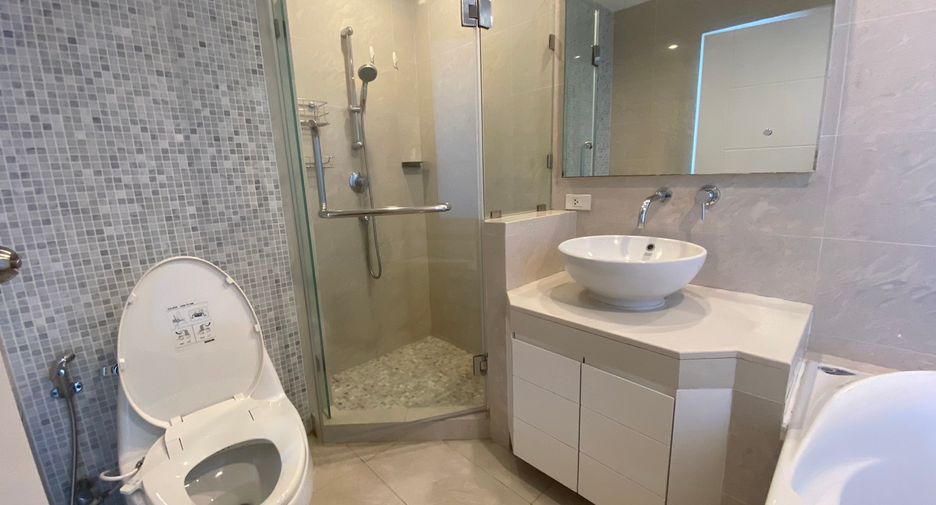 Condo en alquiler y en venta de 2 habitaciones en Khlong Toei, Bangkok