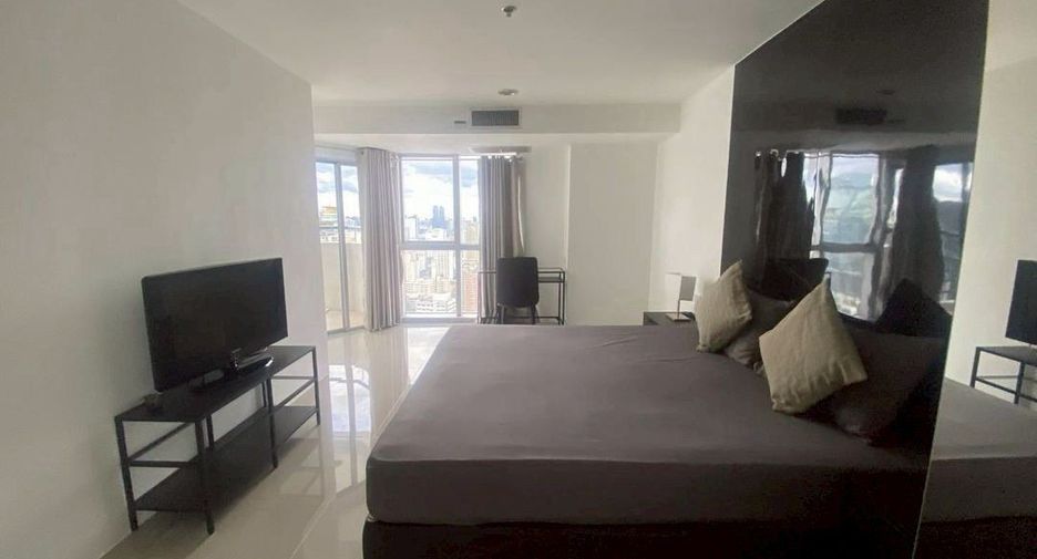 For rent 2 bedrooms condo in Khlong Toei, Bangkok