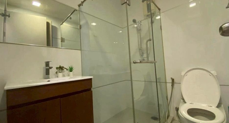 For rent 2 ベッドルーム condo in Watthana, Bangkok