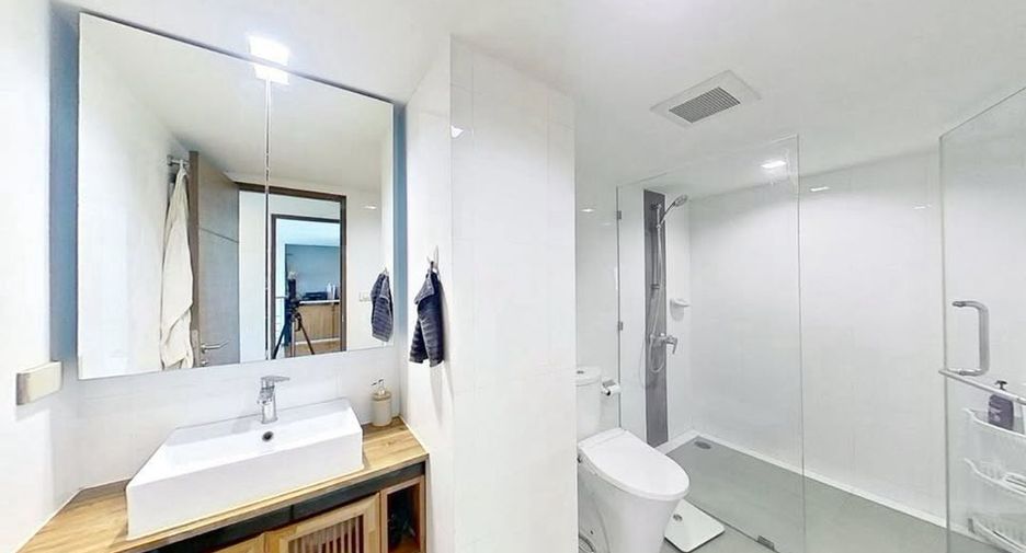 For rent 2 bedrooms condo in Watthana, Bangkok