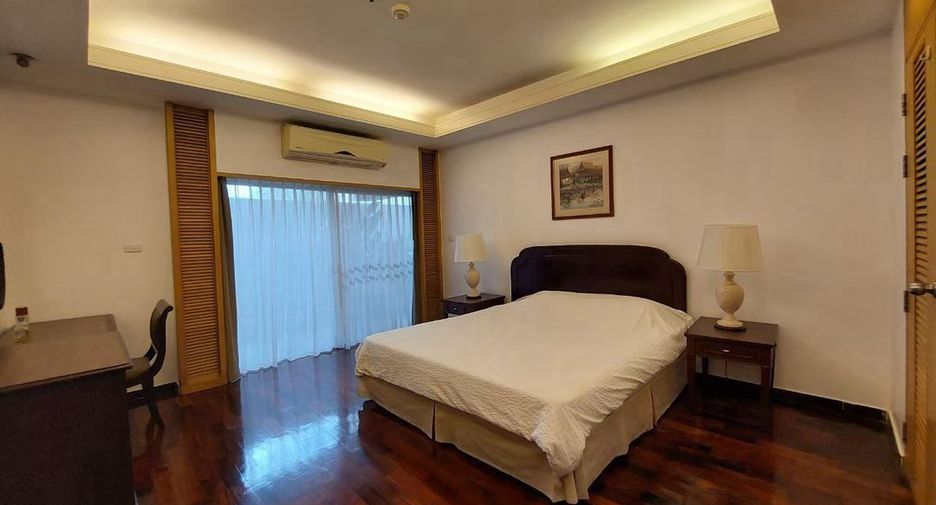 For rent 2 bedrooms condo in Sathon, Bangkok