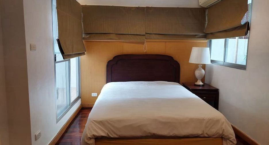 For rent 2 bedrooms condo in Sathon, Bangkok