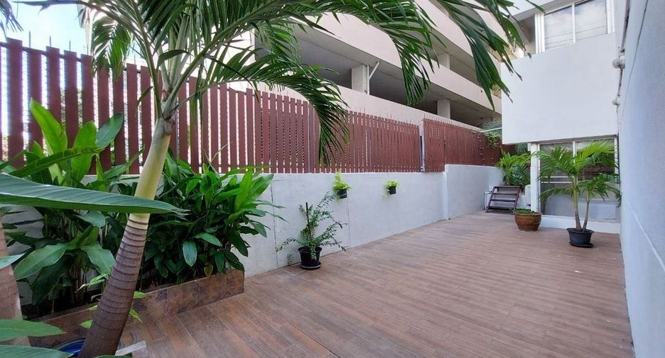 For rent 2 bedrooms condo in Sathon, Bangkok