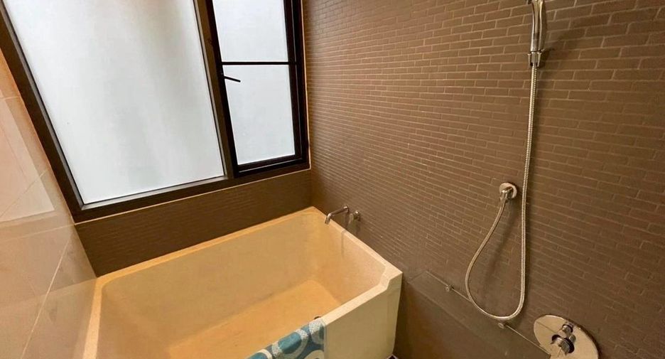 For sale 2 bedrooms condo in Watthana, Bangkok