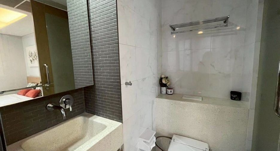For sale 2 bedrooms condo in Watthana, Bangkok