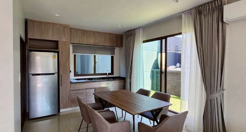 For rent 4 bedrooms house in Bang Kapi, Bangkok