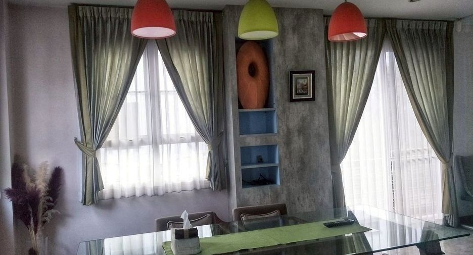 À vendre 4 chambres maison de ville à Phasi Charoen, Bangkok