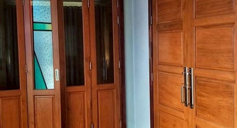À vendre 4 chambres maison de ville à Phasi Charoen, Bangkok