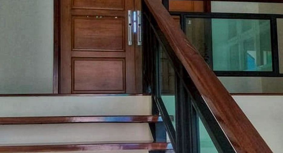 À vendre 4 chambres maison de ville à Phasi Charoen, Bangkok