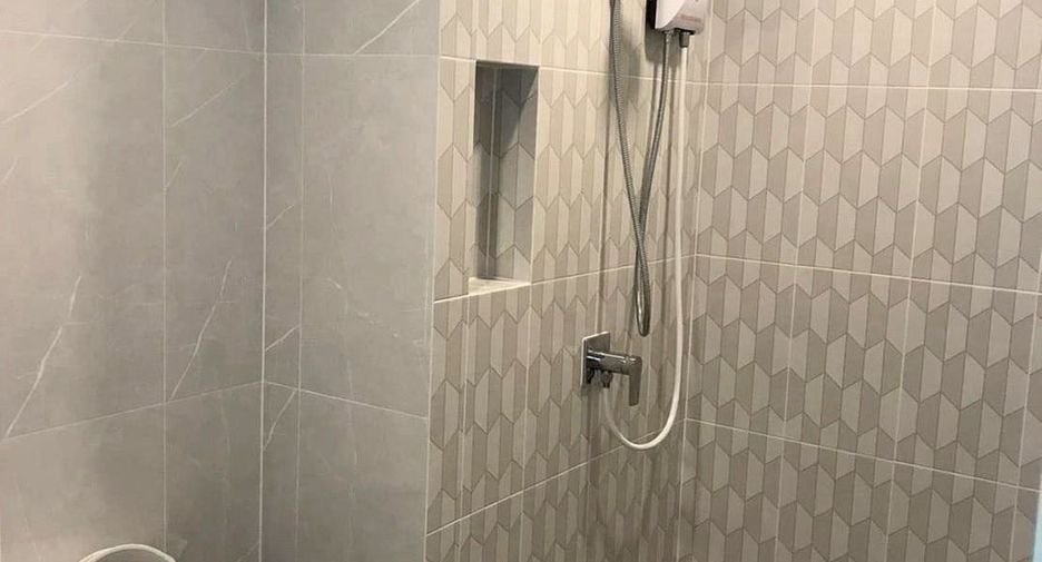 For rent 3 bedrooms townhouse in Prawet, Bangkok