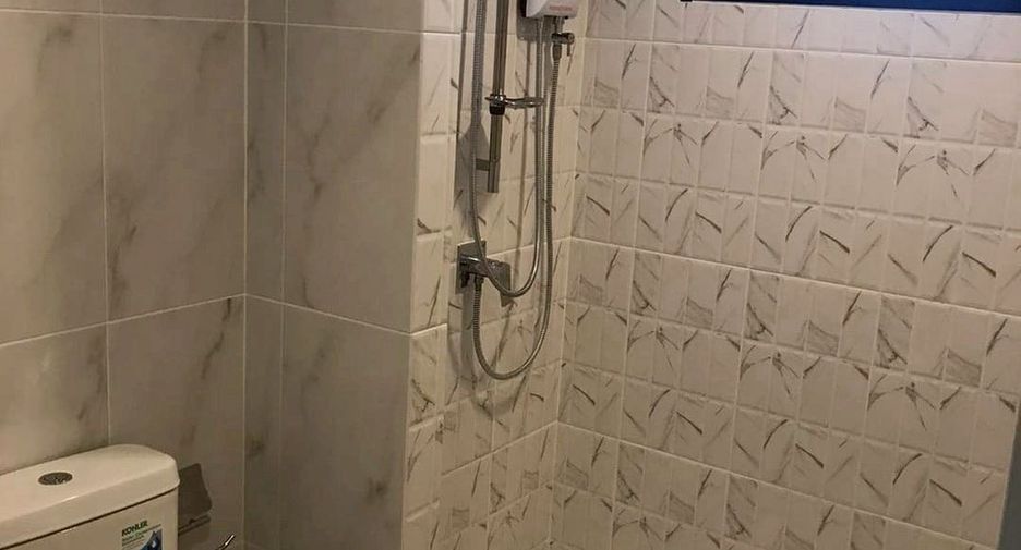 For rent 3 bedrooms townhouse in Prawet, Bangkok