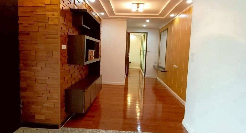 For rent and for sale 2 bedrooms condo in Watthana, Bangkok