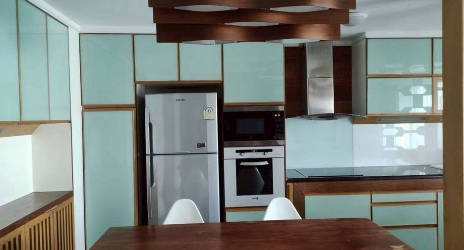 For rent and for sale 2 bedrooms condo in Watthana, Bangkok
