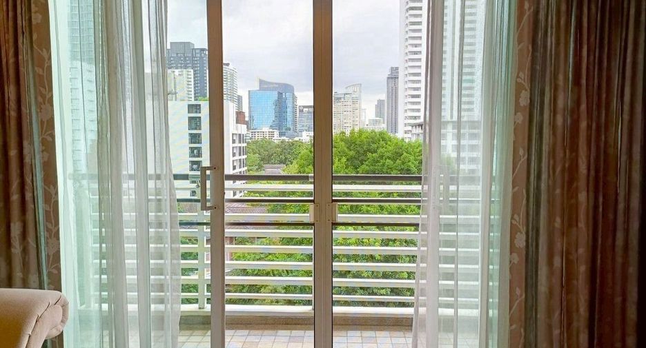 For rent and for sale 2 bedrooms condo in Watthana, Bangkok