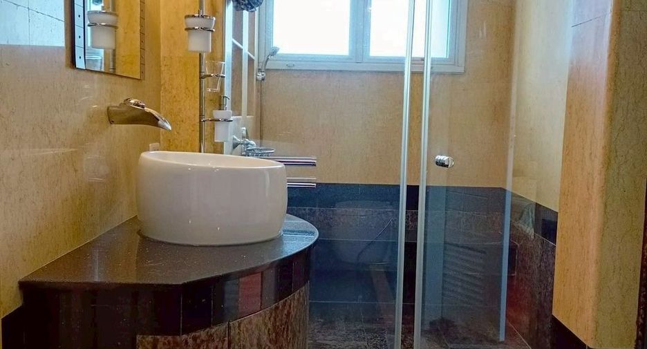 For rent and for sale 2 bedrooms condo in Watthana, Bangkok