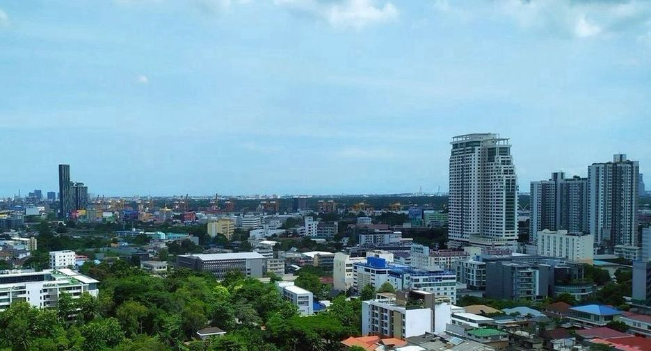 For rent 2 bedrooms condo in Khlong Toei, Bangkok