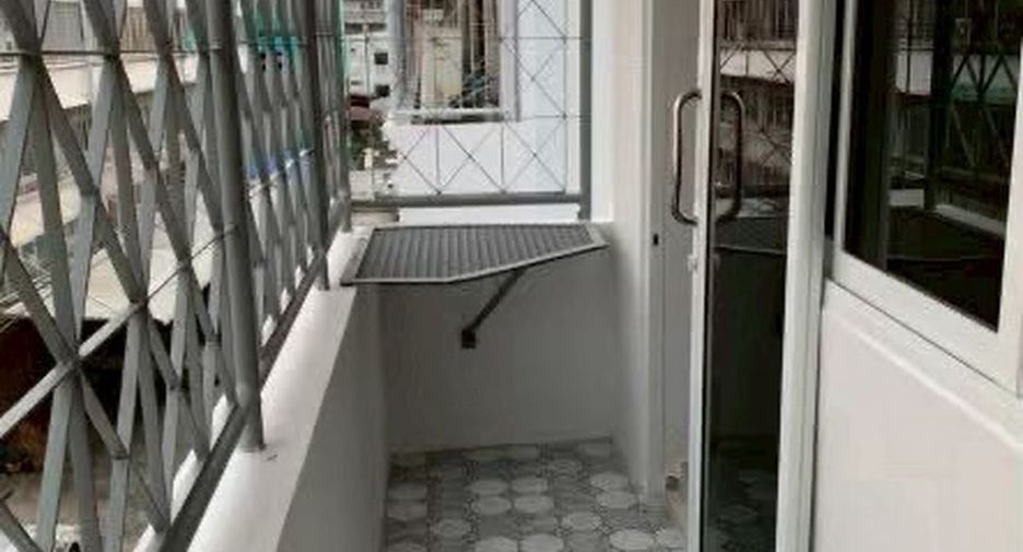 For rent 5 ベッドルーム retail Space in Sathon, Bangkok
