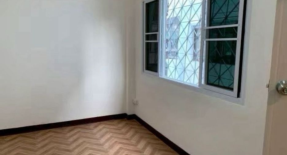 For rent 5 ベッドルーム retail Space in Sathon, Bangkok