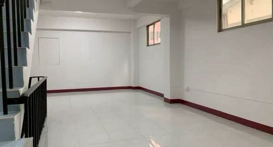 For rent 5 ベッドルーム retail Space in Sathon, Bangkok