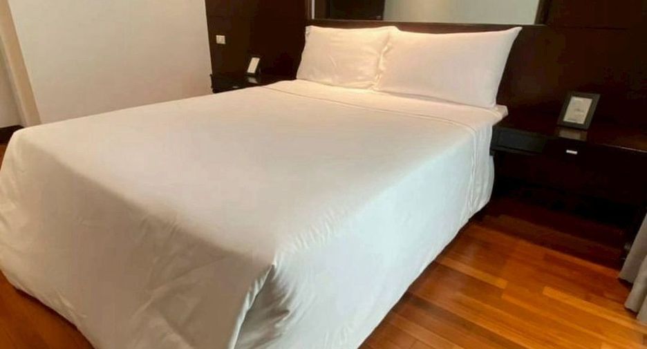 For rent 3 bedrooms condo in Pathum Wan, Bangkok