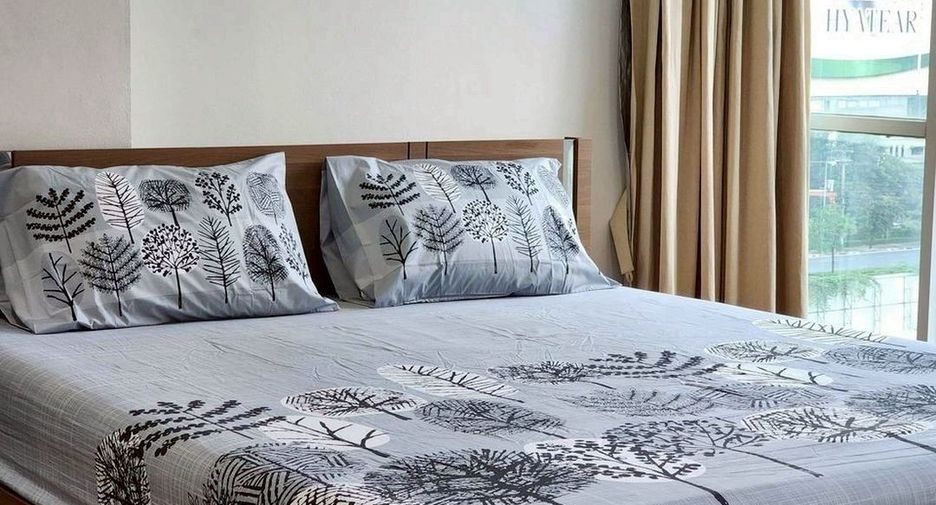 For rent 2 bedrooms condo in Huai Khwang, Bangkok