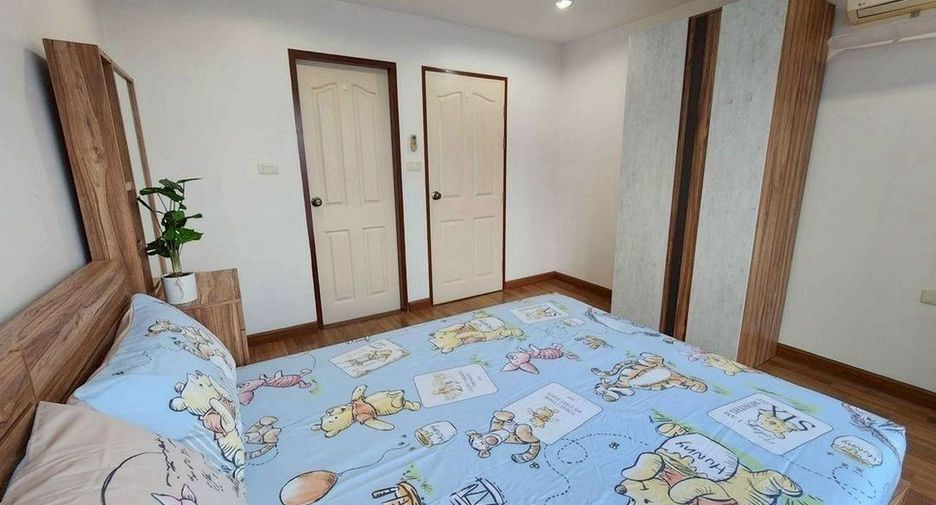 For rent 2 bedrooms condo in Huai Khwang, Bangkok