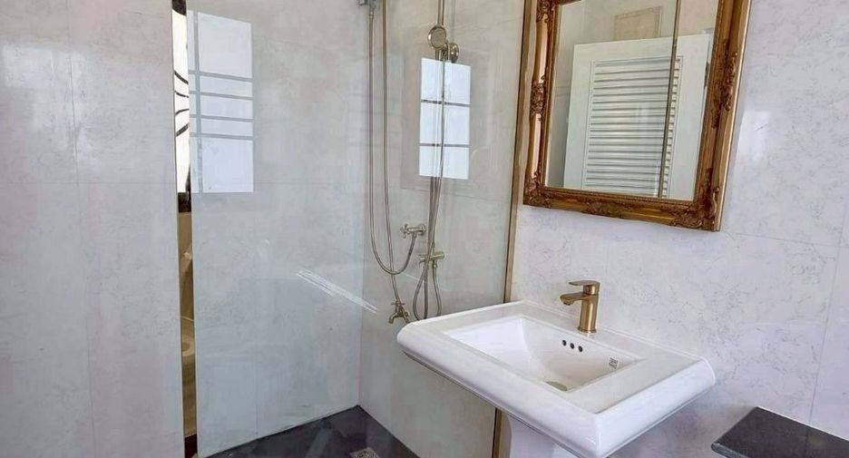 For rent 6 bedrooms house in Bang Phli, Samut Prakan