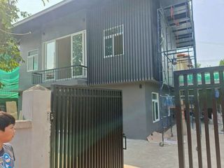 Haus zur Miete mit 3 Zimmer in Khlong Toei, Bangkok
