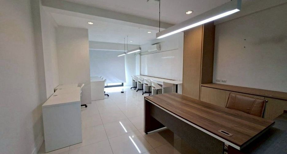 For rent retail Space in Prawet, Bangkok
